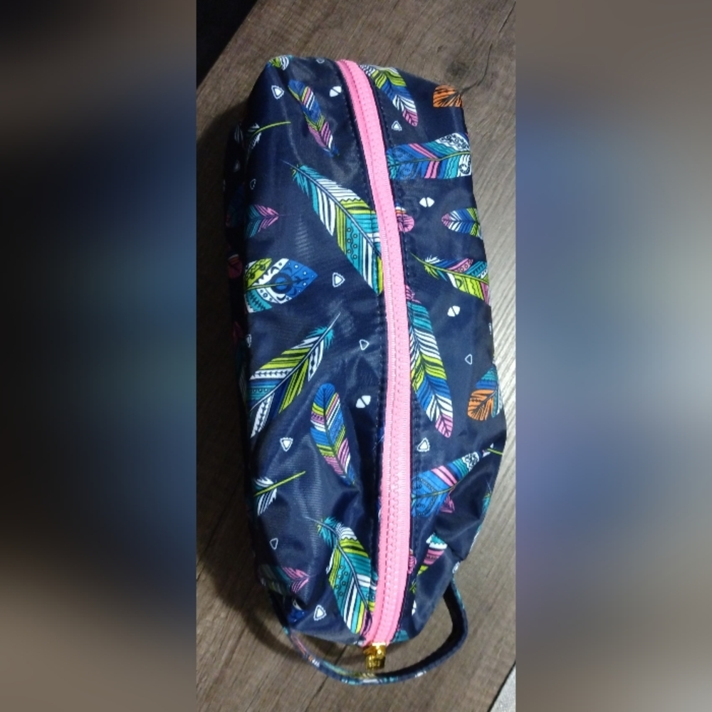 London Soho New York feather bag. EUC.